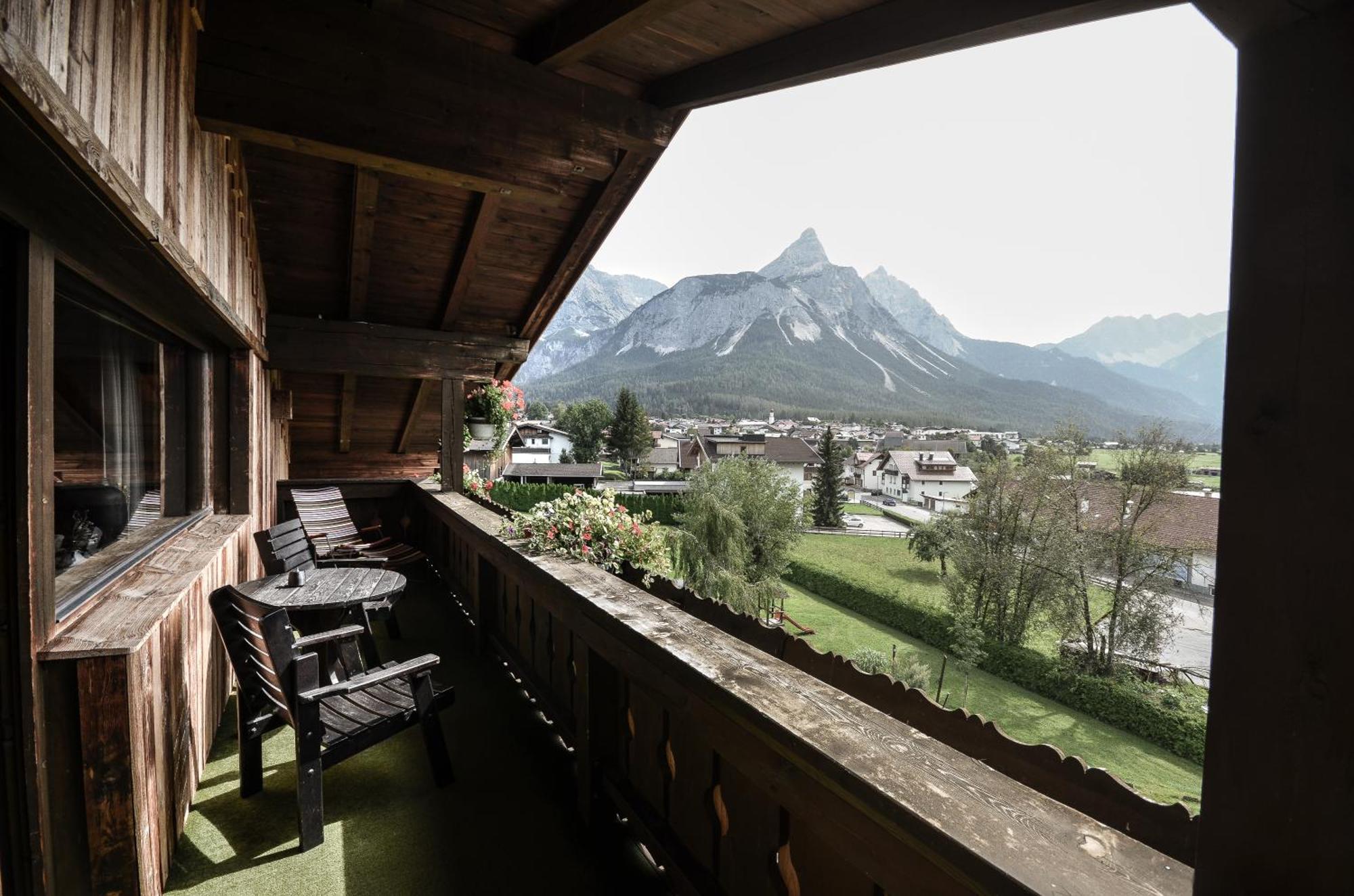 Hotel Ehrwalderhof Exterior photo